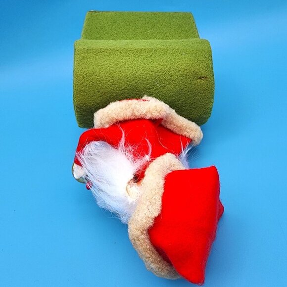 Santa Claus On Rooftop Green Felt Box Ornament Holly Gold Bell & Foil Accents v1 - Picture 8 of 10